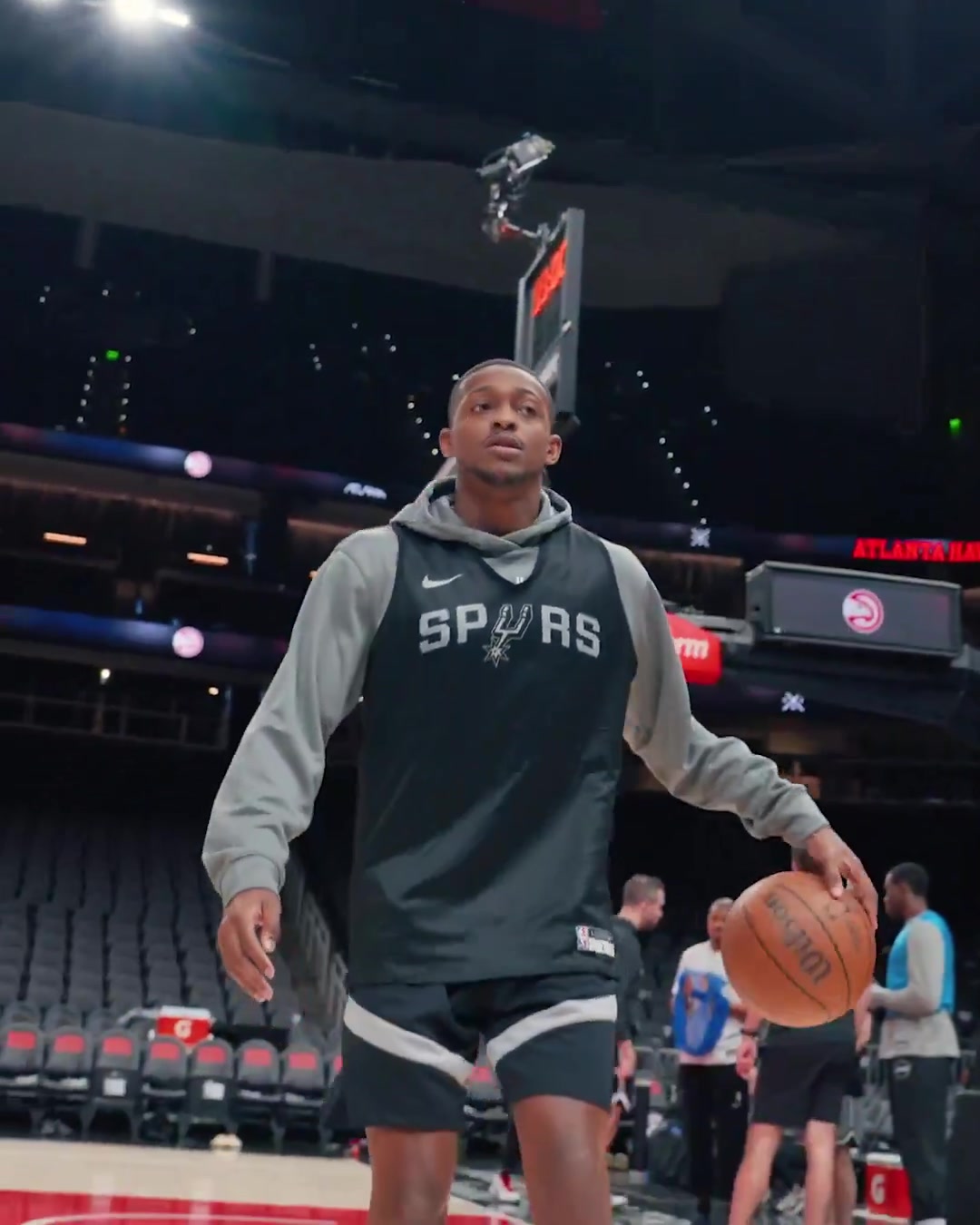 mk体育平台网页版入口将迎马刺首秀！福克斯和麦克劳林参加了球队训练